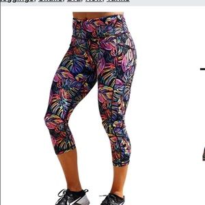 BNWOT  Tropic like it’s hot CVG leggings